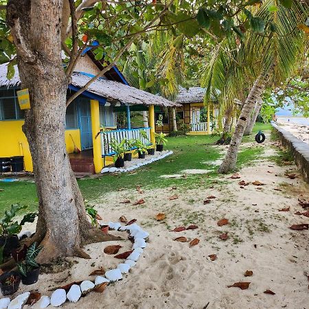 Islanders Paradise Beach Larena Dış mekan fotoğraf